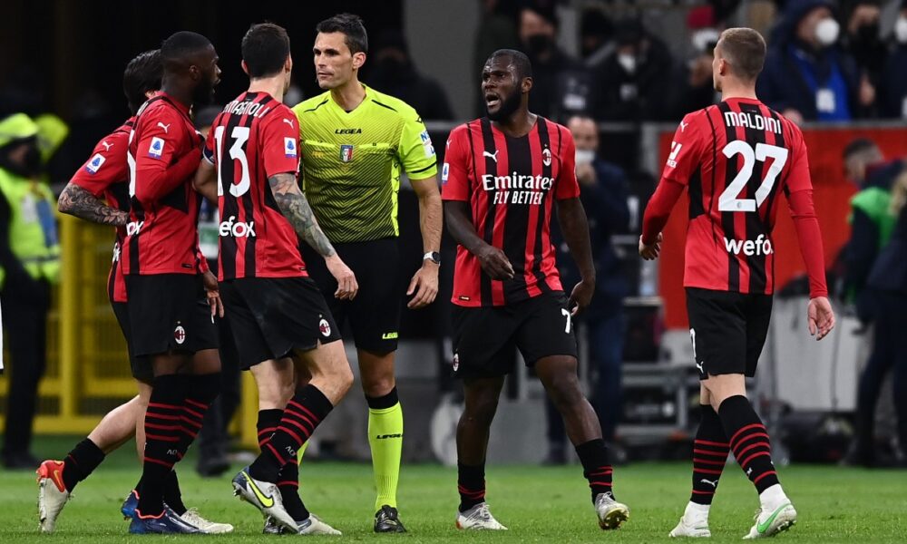 El Milan se rebela pero el Inter ya no sabe ganar (y marcar)