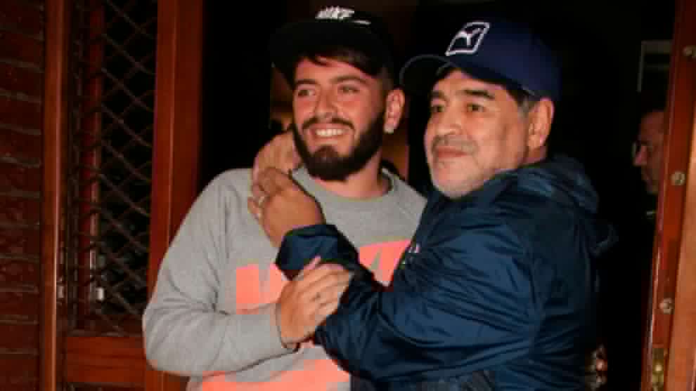 El hijo de Diego Maradona está convencido de que Lionel Messi volverá a Barcelona este verano