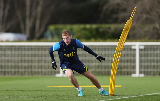Dejan Kulusevski preparándose para el partido del fin de semana