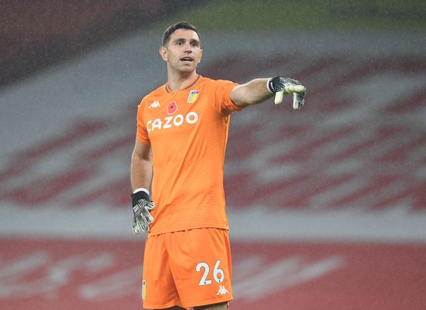 La apuesta de transferencia de Emi Martínez de Edu vale la pena para el Arsenal cuando la predicción de Aaron Ramsdale se hace realidad