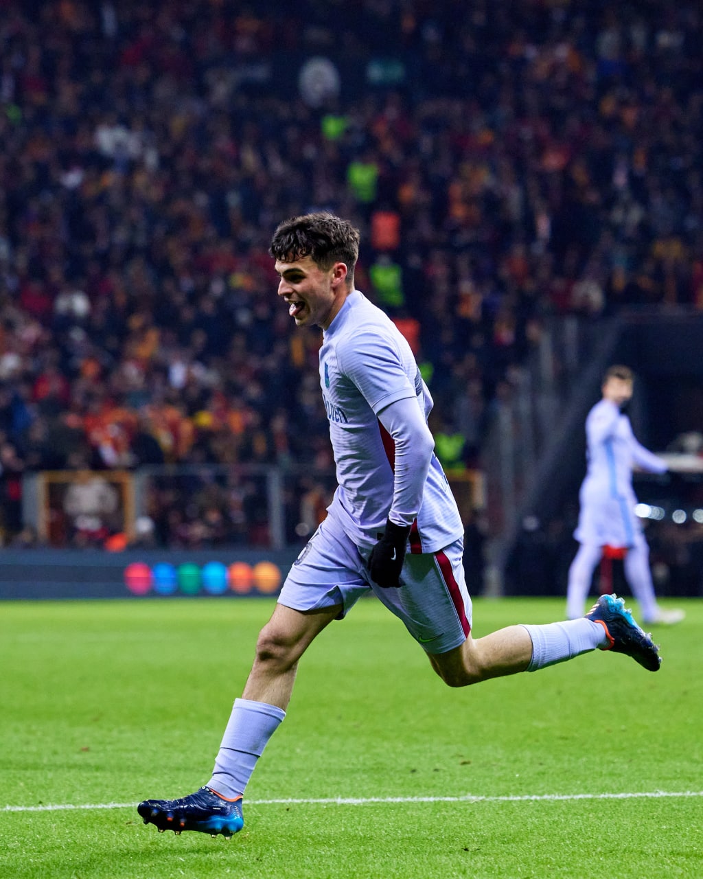 El Barcelona vence al estridente Galatasaray y se mete en los cuartos de final de la Europa League