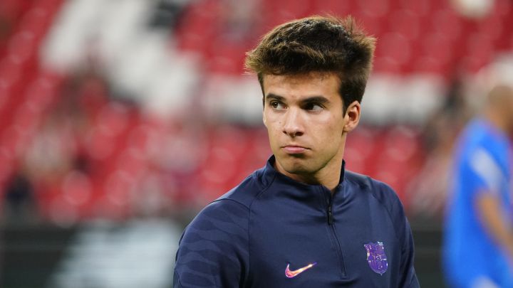 El joven del Barcelona Riqui Puig vinculado con el movimiento de la Premier League