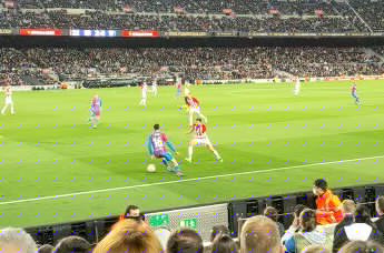 Mira: Pedri saca una escandalosa nuez moscada de tacón durante la goleada del Barcelona al Athletic Club