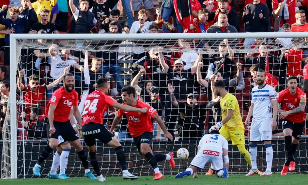 Alavés al borde del descenso de LaLiga tras derrota ante Mallorca
