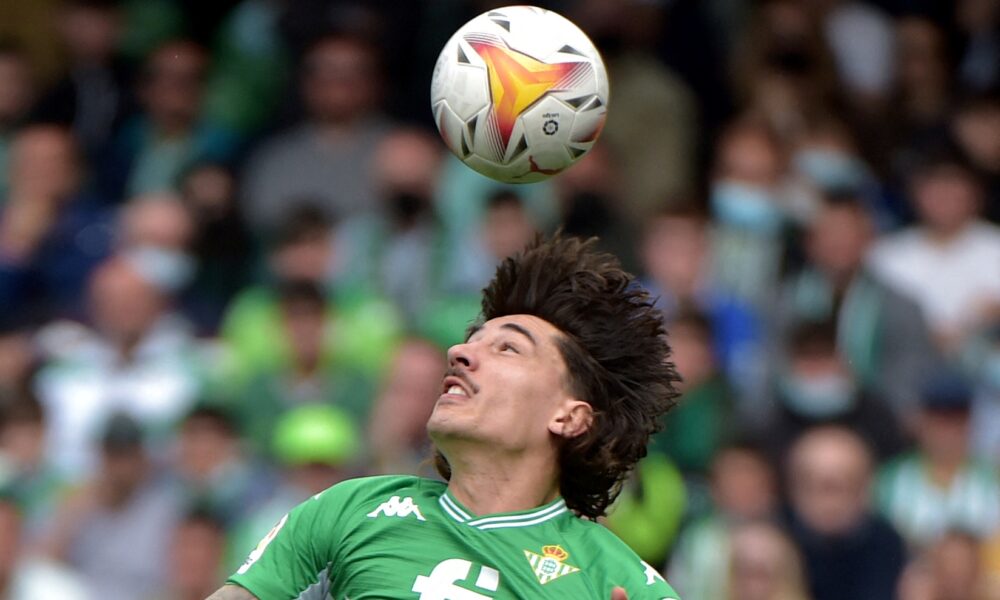 El plan del Real Betis habla con el Arsenal sobre el movimiento permanente de Bellerin