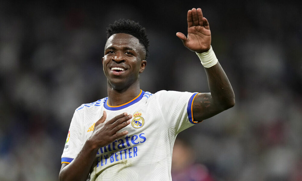 Vinicius logra un hat-trick en el golpe del Real Madrid al Levante