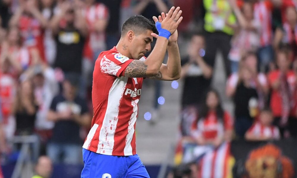 Aston Villa entre los clubes que consideran acercarse a Luis Suárez