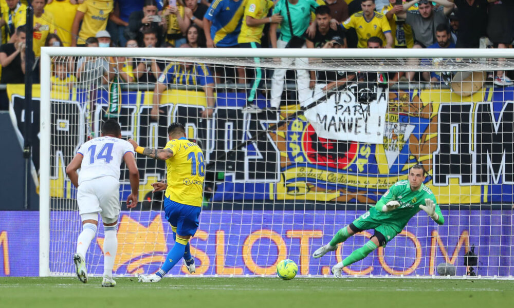 Calificaciones de jugadores como campeones en manos de Cádiz, amenazado por el descenso