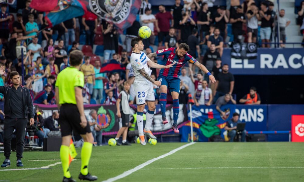 Confirmado el descenso del Alavés en LaLiga tras la derrota del Levante