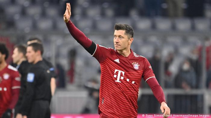 El PSG rivaliza con el Barcelona por Robert Lewandowski