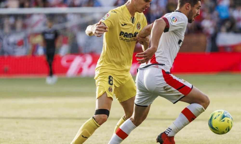 El Villarreal mantiene vivas las esperanzas de la Europa League tras el clínico espectáculo de Vallecas