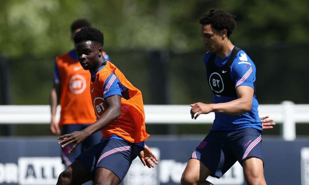 Lo que la estrella del Arsenal, Bukayo Saka, le hizo a Trent Alexander-Arnold en el entrenamiento de Inglaterra antes de Hungría