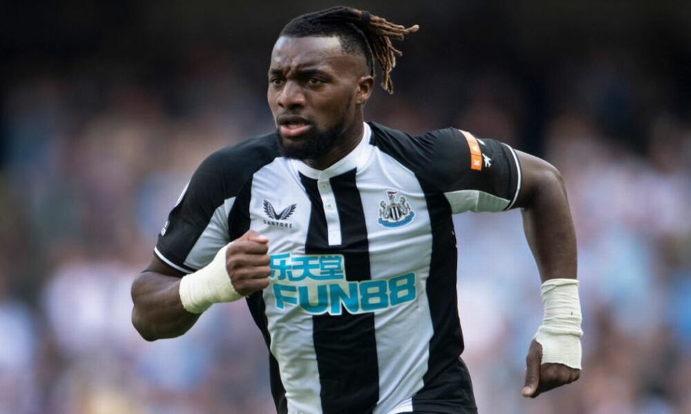 El as de Newcastle, Allan Saint-Maximin, en la lista de finalistas de transferencia de Fabio Paratici mientras Tottenham considera la oferta