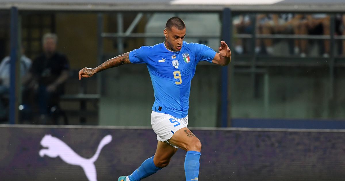 El Arsenal enfrenta una batalla de transferencia de £ 50 millones por el delantero de la Serie A cuando, según los informes, el PSG entra en la carrera para ficharlo