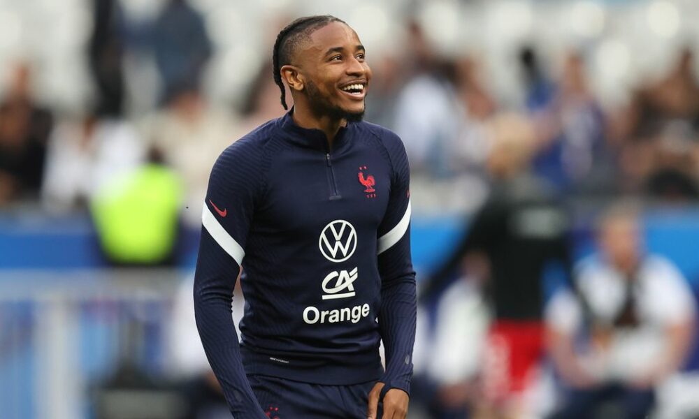 La transferencia de Jules Kounde al Chelsea pende de un hilo hasta que se resuelva el factor “más importante”