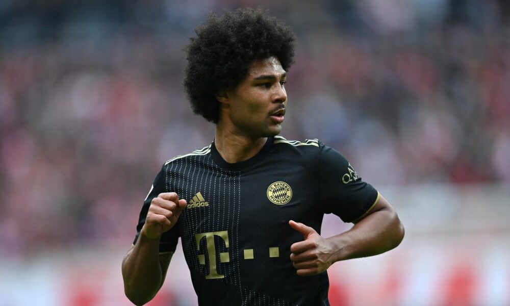 El jefe del Bayern de Múnich ya ha revelado su postura sobre el futuro de Serge Gnabry en medio de los vínculos con el Arsenal