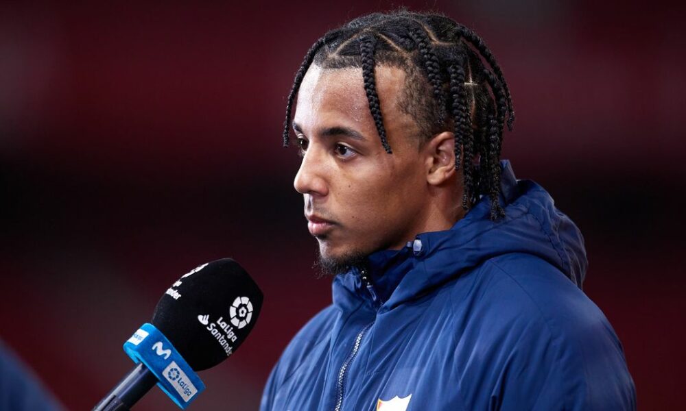 Noticias de Chelsea: Bobby Zamora ofrece asesoramiento experto a Calum Hudson-Odoi mientras Jules Kounde habla sobre la transferencia colapsada