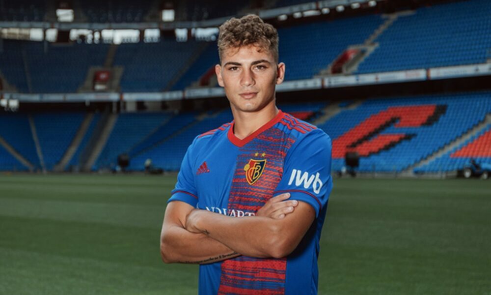 Empoli, asalto a Esposito. Pero la competencia no falta.