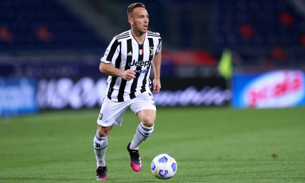 El Barcelona evalúa traer al centrocampista brasileño Arthur de la Juventus