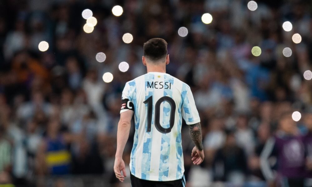 Lionel Scaloni compara a Lionel Messi con Rafa Nadal tras su paso estelar contra Estonia