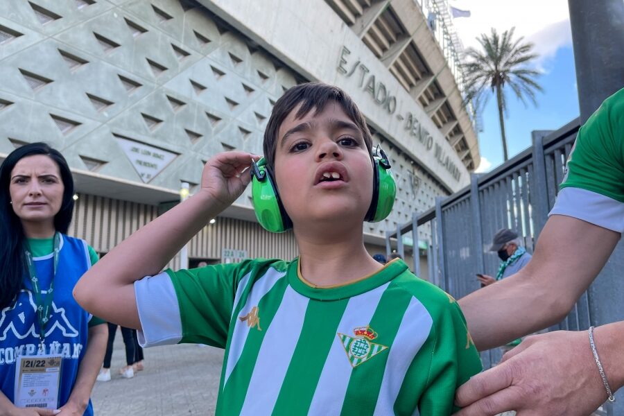 El Real Betis hace que el fútbol sea más inclusivo con kits sensoriales gratuitos para aficionados con autismo