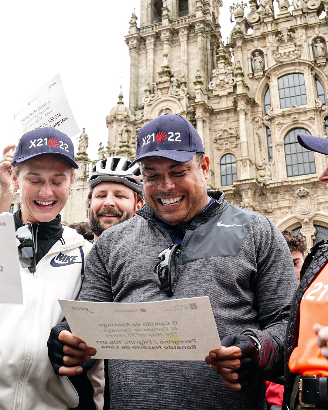 Ronaldo Nazario completa un viaje de 200 km para marcar el ascenso del Real Valladolid