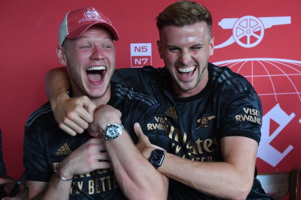 Aaron Ramsdale emocionado por el negocio de transferencias del Arsenal mientras busca pasar al siguiente nivel