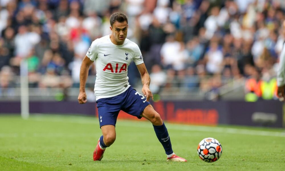 Tottenham se involucra en la batalla por Sergio Reguilón con el Sevilla