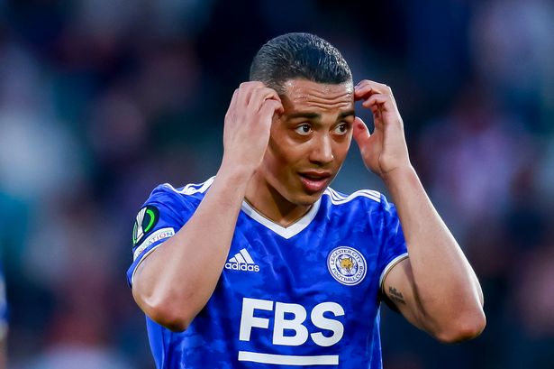 Transferencia de Youri Tielemans al Arsenal: problema del mediocampo, giro del contrato, interés del Manchester United