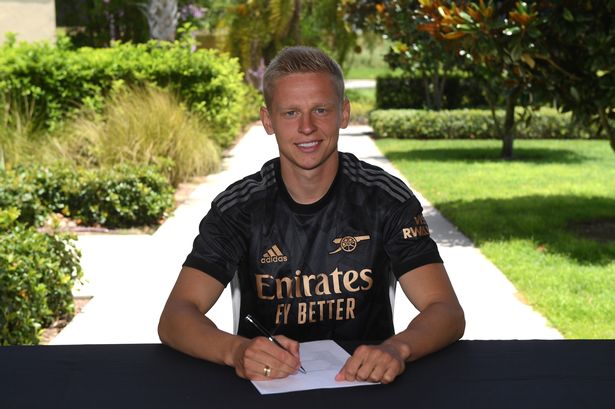 Jugadores confirmados del primer equipo del Arsenal bajo contrato para la próxima temporada cuando Oleksandr Zinchenko firme