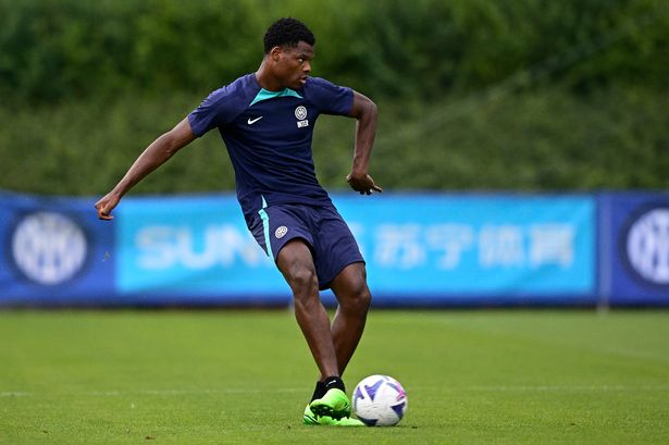 El plan de transferencia de Denzel Dumfries se hizo mientras el Chelsea observa los próximos dos fichajes de verano con un golpe de £ 51 millones