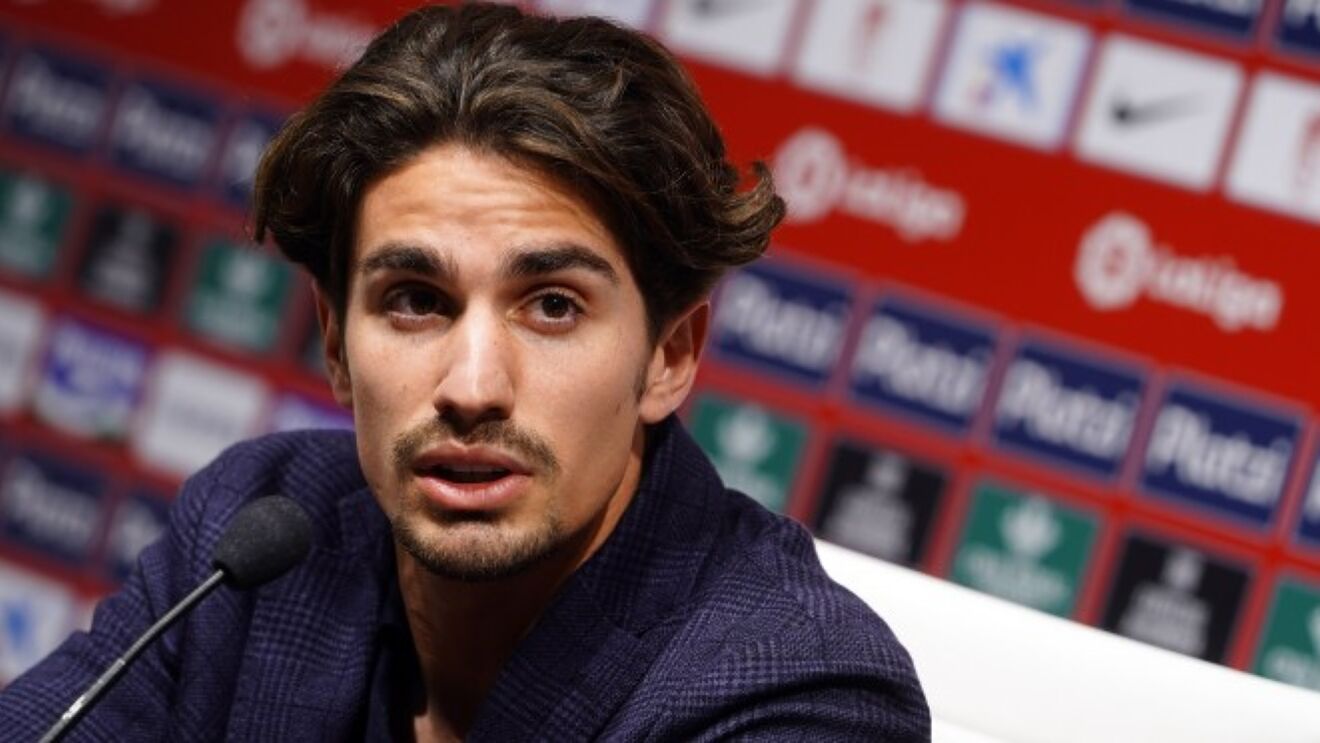 El joven del Barcelona se pierde los entrenamientos para completar su alejamiento del Camp Nou