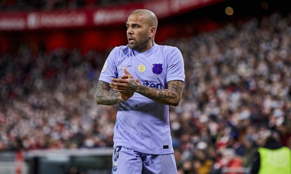 Dani Alves se une a los gigantes mexicanos Pumas de Barcelona en transferencia libre