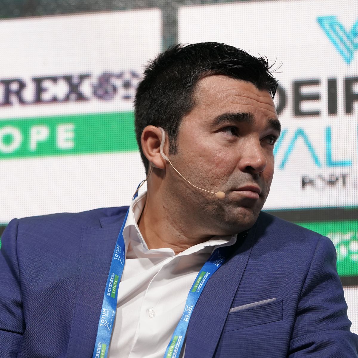 Deco presiona al Leeds United para que llegue a un acuerdo con el Barcelona por el Raphinha