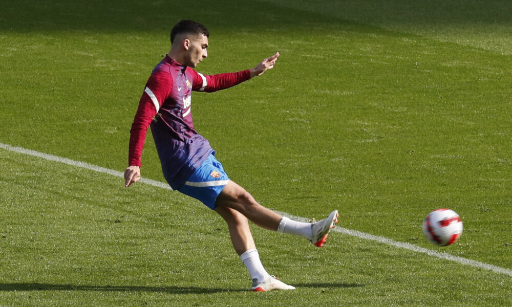 El Barcelona recibe refuerzo físico de Ferran Torres para el próximo Clásico