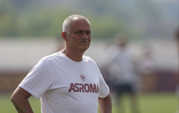 José Mourinho en el camino del golazo de Gennaro Gattuso para el ataque del Valencia