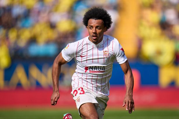 Jules Kounde quedó fuera del campamento de pretemporada del Sevilla en Portugal antes de la transferencia prevista