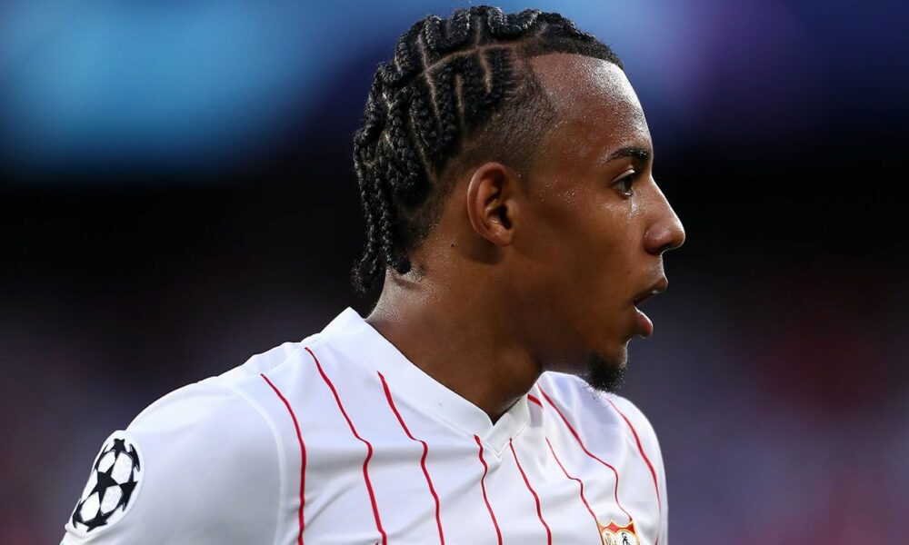 Chelsea presiona para cerrar trato por Jules Kounde antes de que Barcelona pueda ofertar por él