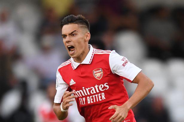 El olvidado del Arsenal vuelve a rivalizar con Charlie Patiño para los planes del primer equipo de Mikel Arteta