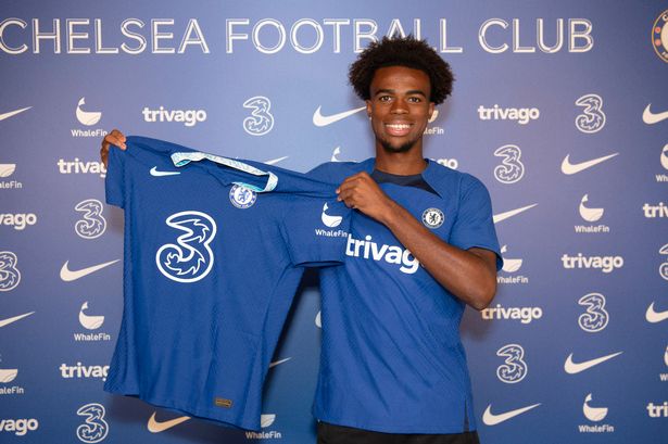 Las primeras palabras de Carney Chukwuemeka después de completar la transferencia de Chelsea de £ 20 millones de Aston Villa