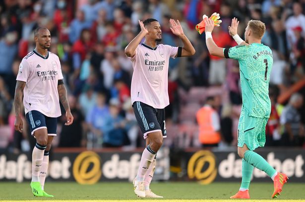 Impulso de Pedro Neto, negociaciones de contrato de William Saliba, opción Maitland-Niles del Arsenal, enlaces de Zaha