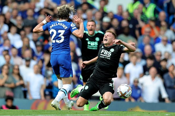 Conor Gallagher envía una sincera disculpa a los compañeros y fanáticos del Chelsea por la tarjeta roja de Leicester