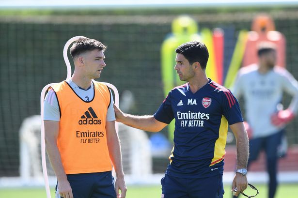 Alineaciones del Arsenal vs Leicester cuando Tierney comienza, Fabio Vieira en el banquillo, decisión de Smith Rowe