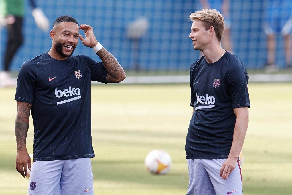 Barcelona confirma lesiones de Frenkie de Jong y Memphis Depay
