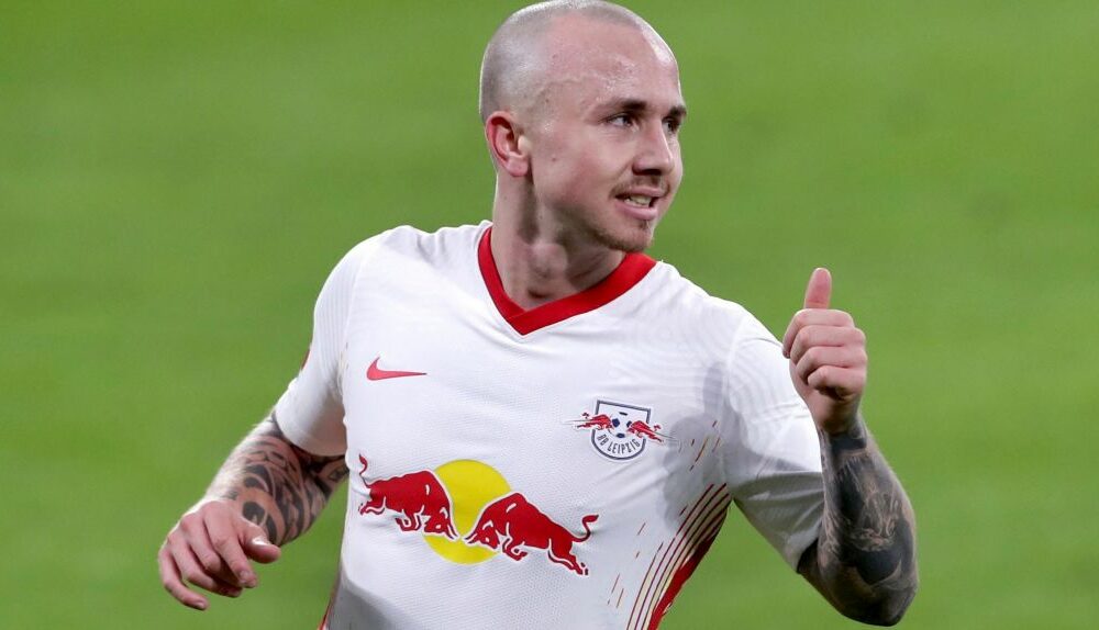 Barcelona apunta a Angelino como alternativa a Marcos Alonso