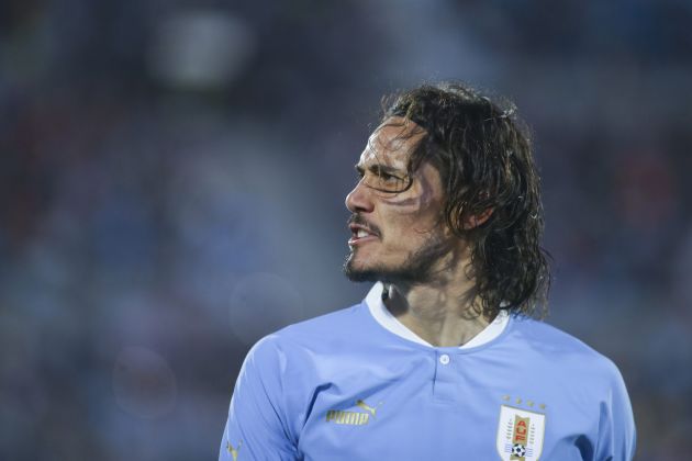 Valencia en conversación con Edinson Cavani para fichar al delantero por dos años