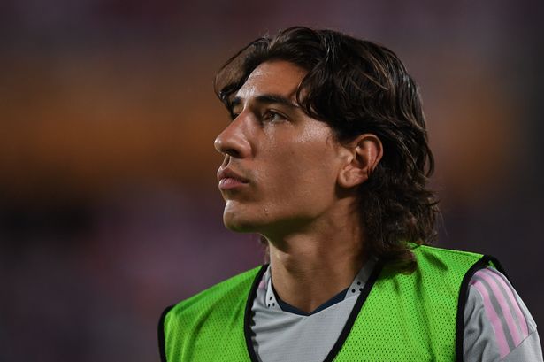 Héctor Bellerín se marca el objetivo de trofeos en el regreso al Barcelona