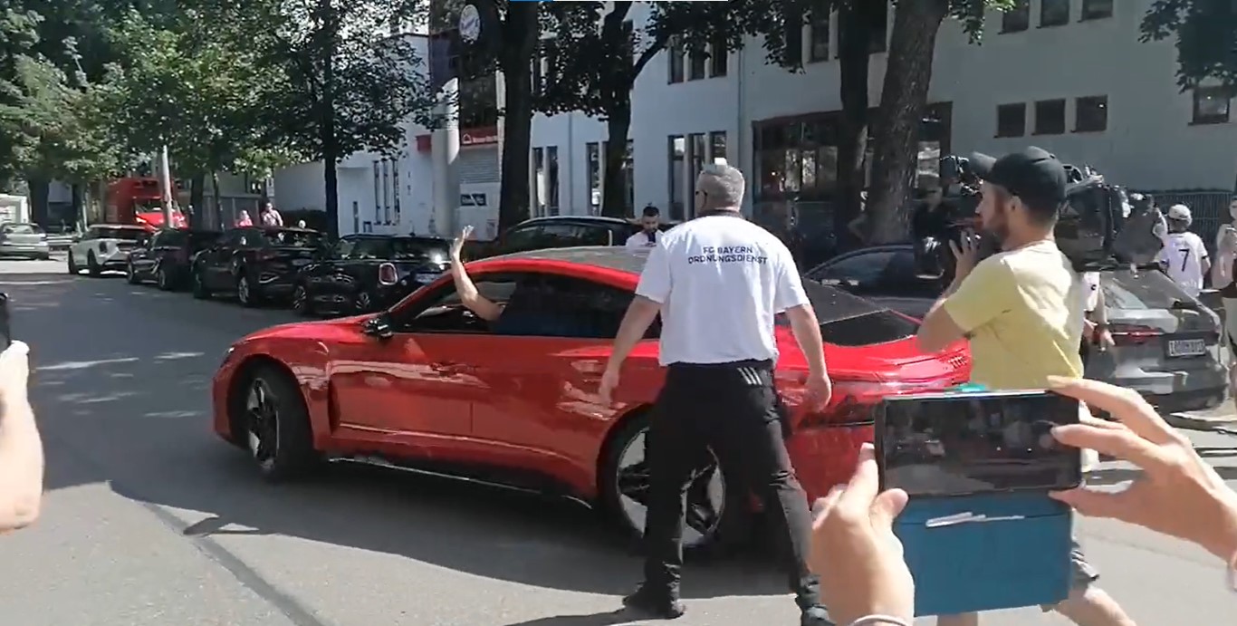 Vídeo: Robert Lewandowski se encontró con gritos de Hala Madrid en el regreso a Múnich