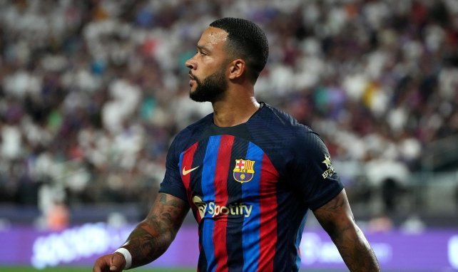 La salida de Memphis Depay del Barcelona se confirmará el martes