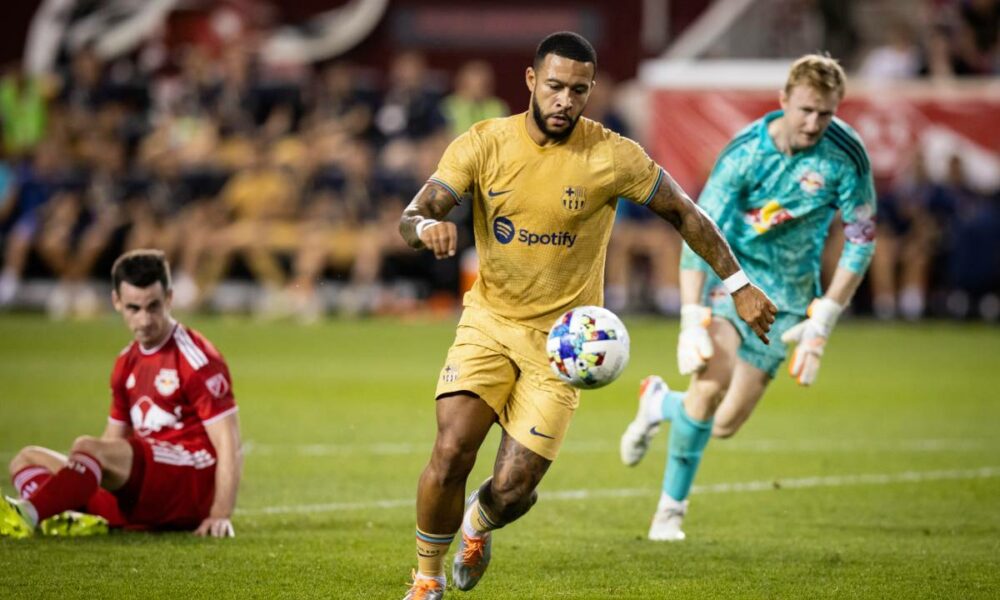 Memphis Depay tiene más probabilidades de dejar el Barcelona este verano que quedarse
